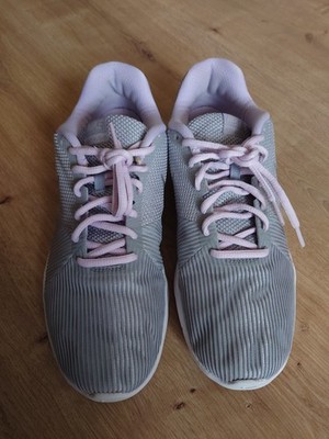   Nike Training Flex Damenschuhe   Größe 42,5 Zustand: sehr gut silber lila