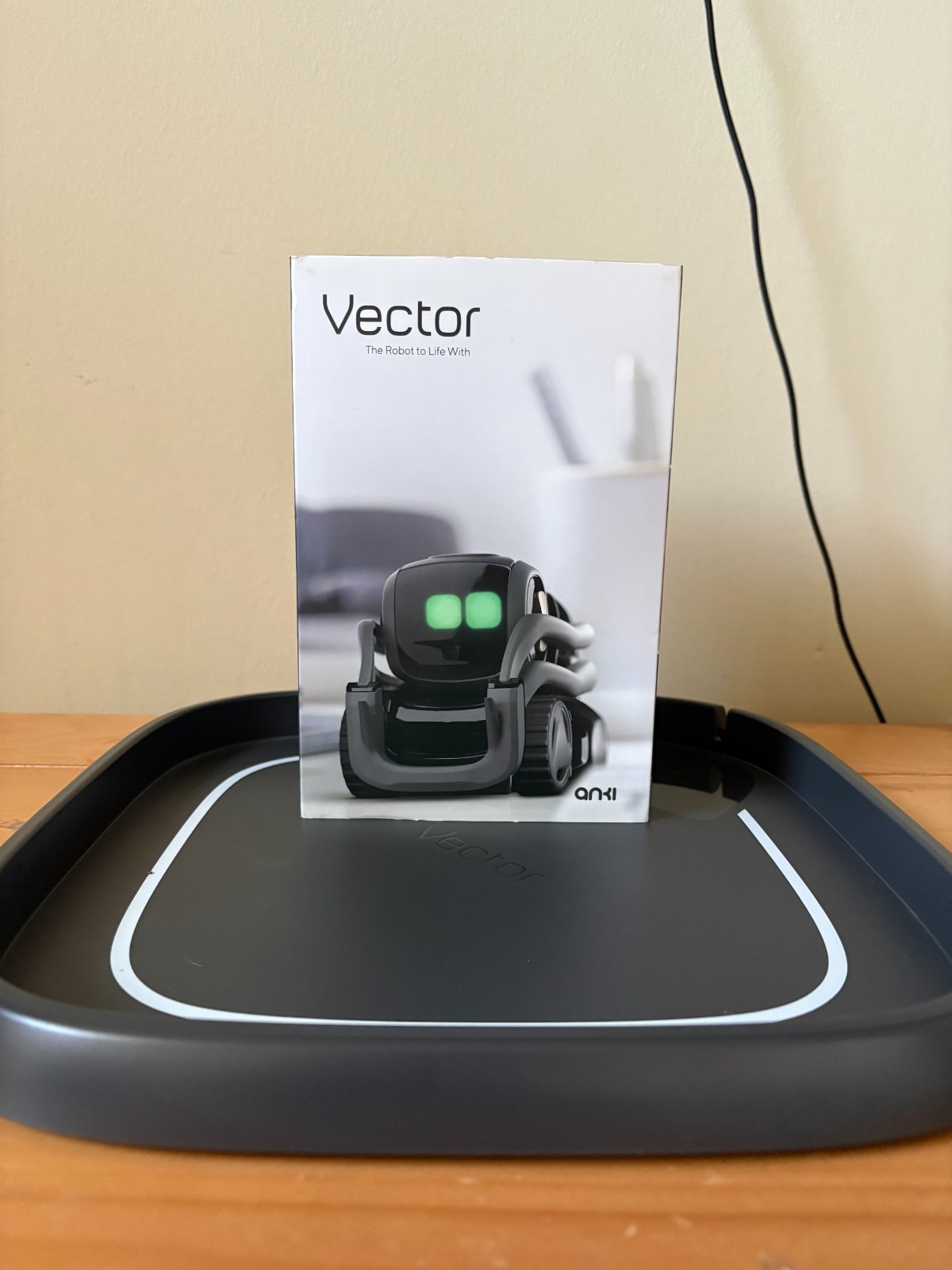 Ansi Vector Robot Anki Vector AI Robot with Space Dock – Excellent Condition, Complete ...