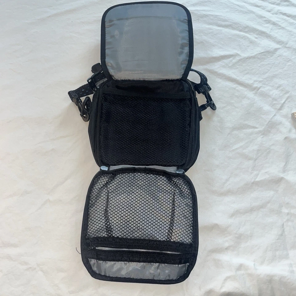 Samsonite Small Black Padded Camera Bag Case Strap & Several Compartments - Image 2 of 4