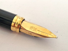 Stylo plume S.T. DUPONT CLASSIC CLASSIQUE plaqué or avec or 18 carats neuf dans sa boîte taille M