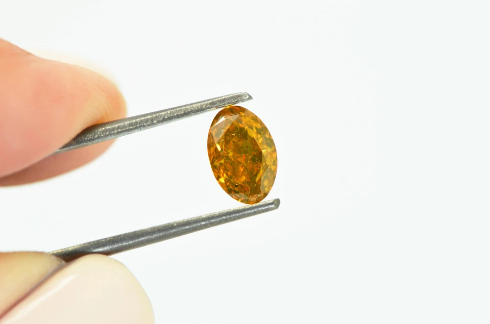 Oval Shape Diamond Natural Fancy Orange Loose VS2 Certified Enhanced 1.04 Carat - Image 2 of 4