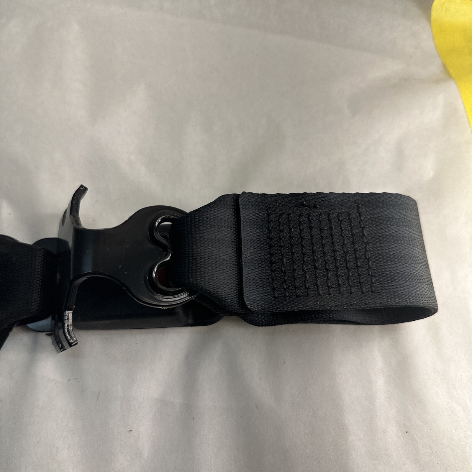 14-17 Maserati Ghibli Rear Center Belt Retractor Assembly Black 6700174400