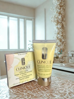 Clinique Stay Matte Pressed Power/ Drama Different Moisturizing Lotion 1.7 oz