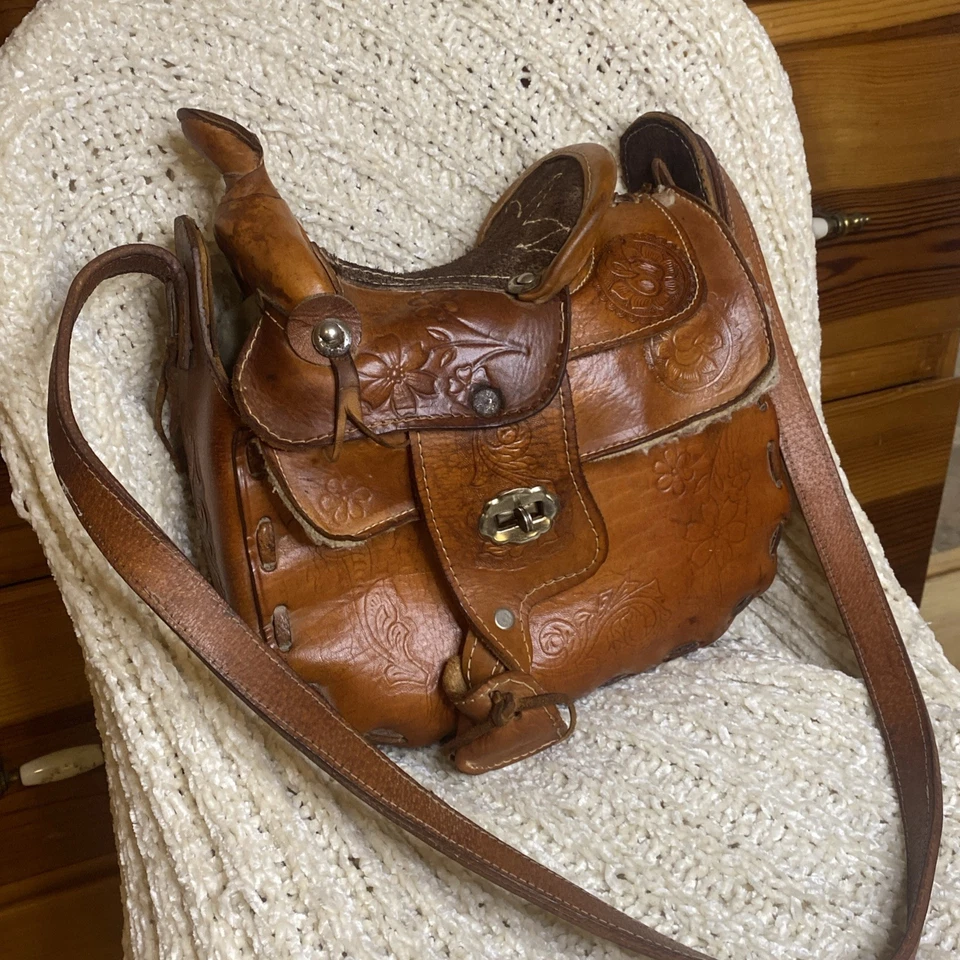 Vintage 1970’s Hand Tooled Leather Western Saddle Shoulder Bag Sherpa Lined - Image 2 of 4