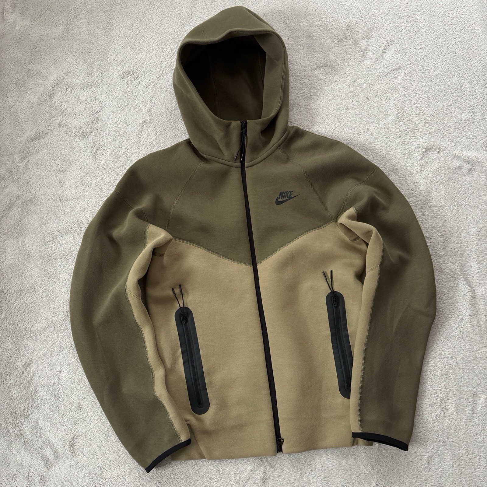 SACAI X NIKE Giacca uomo Nike Tech pile verde kaki XS bicolore abbigliamento sportivo