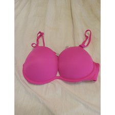 PINK Victoria  s Secret Women's Size 34C Pink Wear Everywhere Super Push Up Bra
