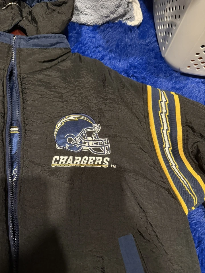 Vtg Pro Player Reversible Puffer Jacket NFL Experience SD Chargers Hood Blk/Blue - Image 2 of 4