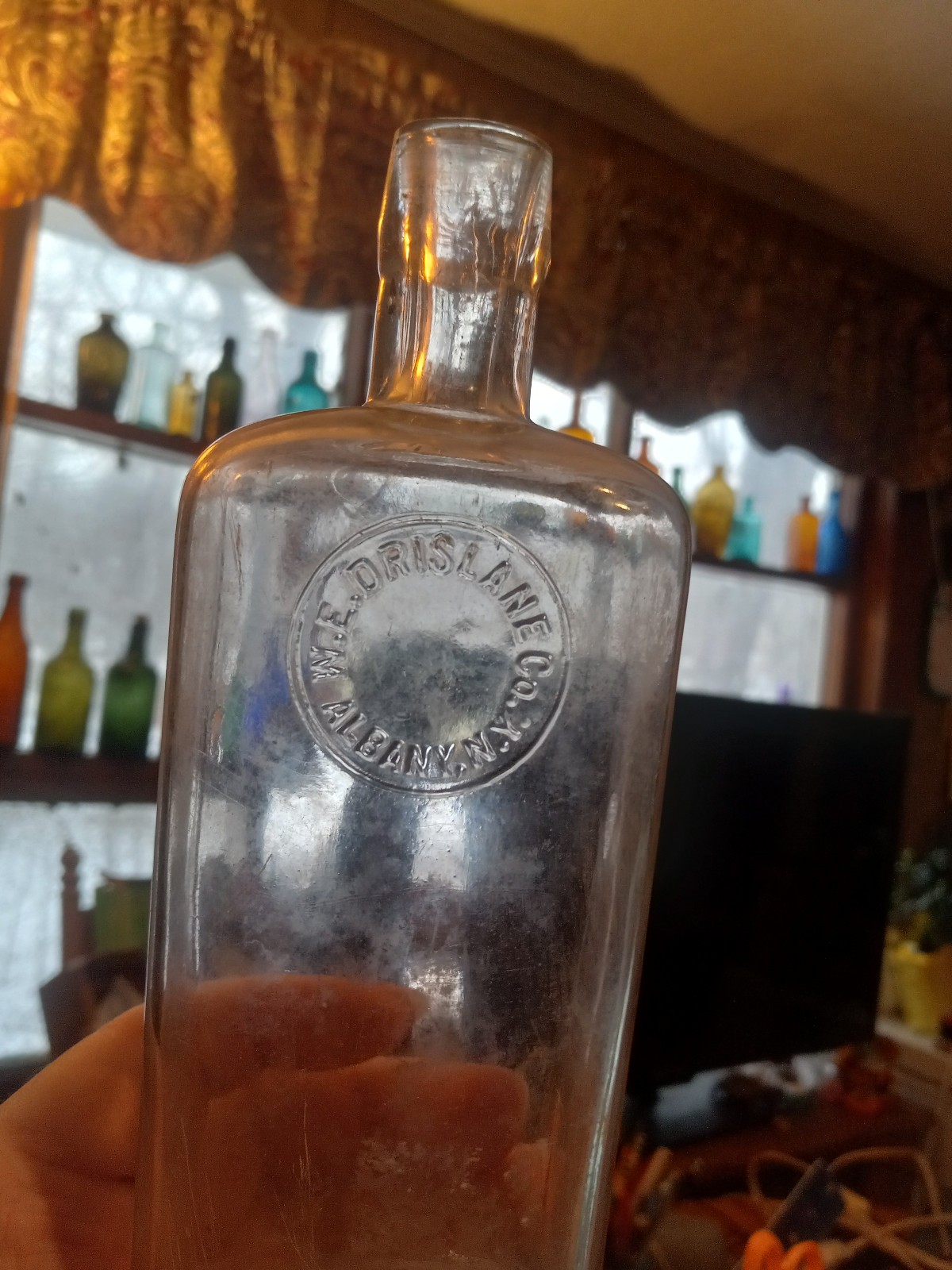 "W. E. DRISLANE CO. ALBANY, N.Y." CLEAR PRE-PRO PINT FLASK W