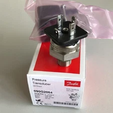 One New Pressure Transducer For Danfoss 090G2054 Free Shipping