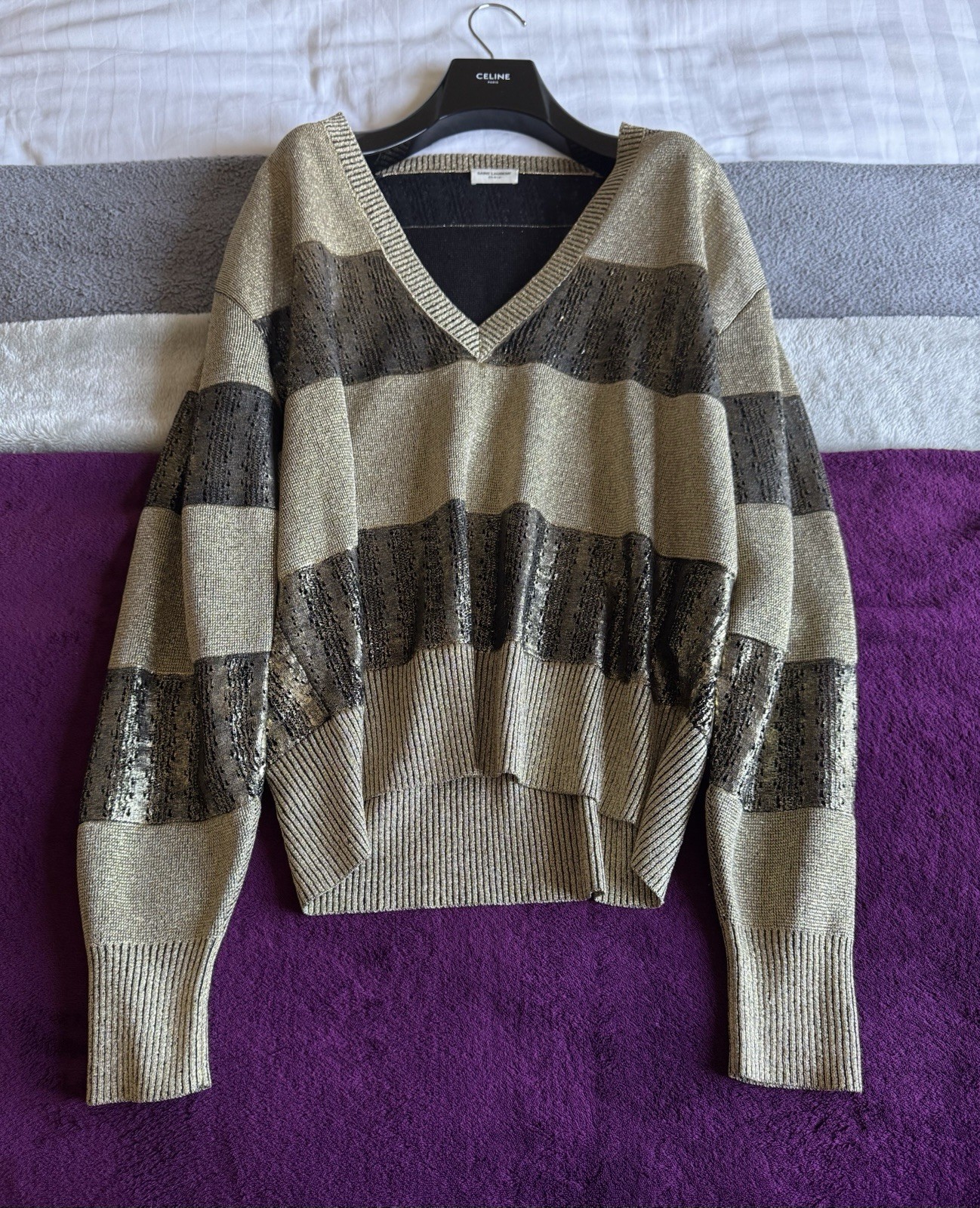 Maglione Saint Laurent filo metallizzato scollo a V taglia media prezzo consigliato £ 990 spedizione veloce✅?