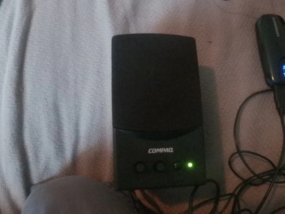 Compaq FLC Presario Black Wired Computer Speaker System - Image 3 of 4