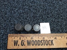 Test equipment knobs    (4M)