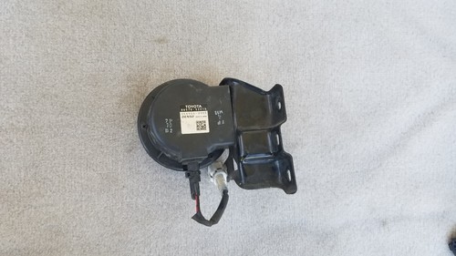 2012 - 2014 TOYOTA PRIUS C PARKING SPEAKER 86570-52010 OEM - Picture 2 of 3