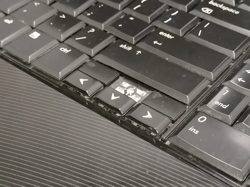 FOR PARTS 15.6" HP Pavilion DV6-2043US (Turion II M500/2.2GHz/2 GB RAM/NO HDD) - Image 3 of 4