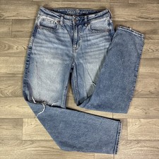 Women's American Eagle Mom Strigid High Rise Ripped Jeans Light Wash sz 4 Short