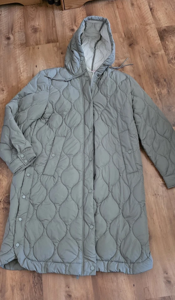 *Neu* Toller Steppmantel mit Kapuze Gr.44 von Gina Benotti