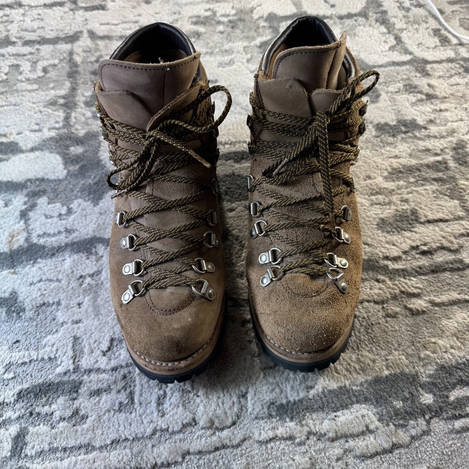 Vintage 70s Vasque Suede Leather Hiking Mountaineer Boots Size 6.5 Women’s  - Image 4 of 4