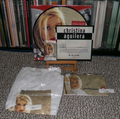 CHRISTINA AGUILERA SIGNED CERTIFICATE # 680 LP BOXSET T-SHIRT ZIPPER POUCH LOVE