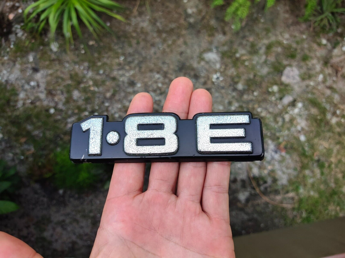 1.8 E Trunk Emblem Badge fit Nissan Bluebird 910 SSS 1.8 E OEM 