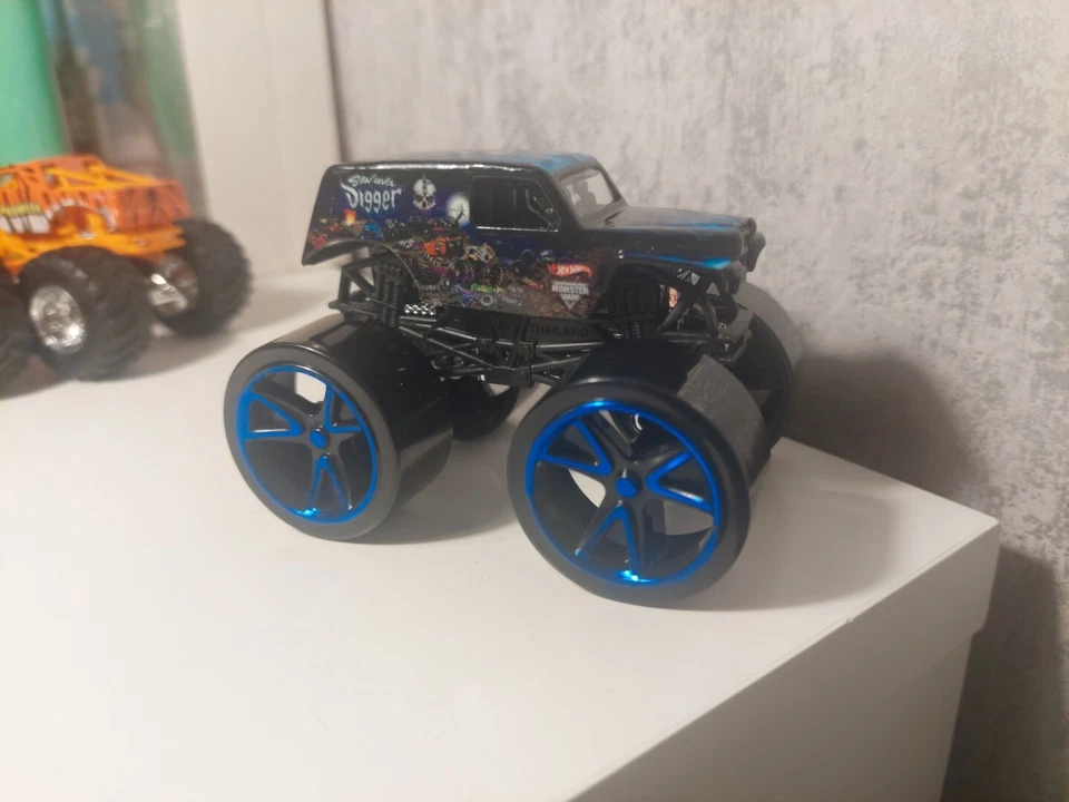 Camiones Hot Wheels Moster Jam Son Uva excavadora Mattel Estados Unidos importación raro coleccionable  Foto 3 de 4