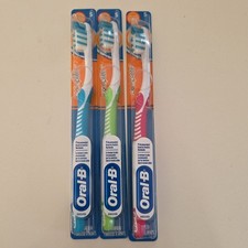 Oral-B Manual Toothbrush Lot of 3 Brand New Complete Brushes/2016/blue,green,red