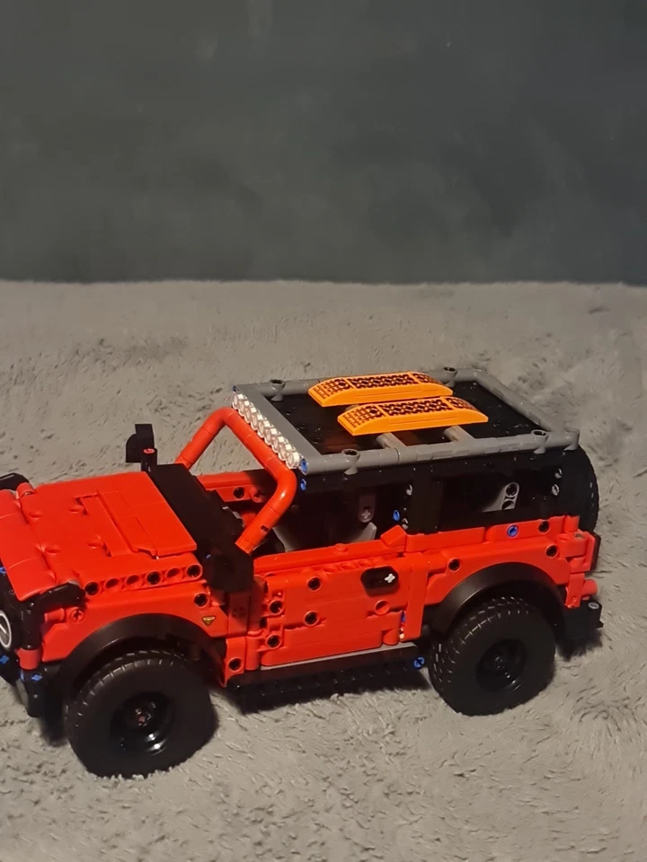LEGO Technic 42213 Ford Bronco SUV, photo 2 of 4