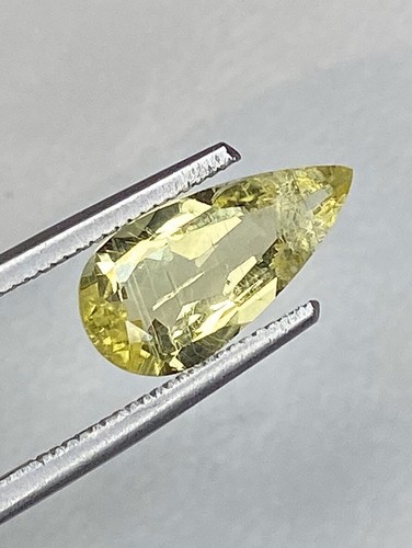 Facettierter DANBURIT (2.27cts.) Faceted YELLOW DANBURITE, Tanzania - Picture 2 of 4