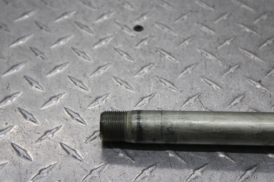 2003 SUZUKI HAYABUSA GSX1300R ПЕРЕДНЯЯ КОЛЕСНАЯ ОСЬ 54711-42F00 - Изображение 2 из 4