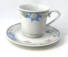Avantiage Floral fine porcelain China footed Tea cup saucer Spring time A1