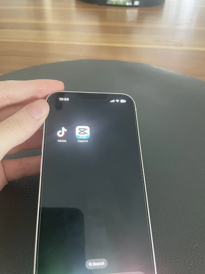 IPhone 13 with TikTok and CapCut - Bild 3 von 4