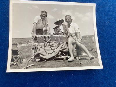 MI6 AGENT SCHÄRPE FISHER GEFEIERTER KINO-TON-RECORDIST AN PETER VERKÄUFER AM SET