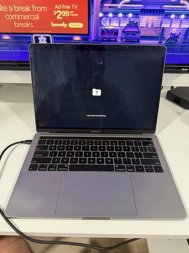 2018 Apple MacBook Pro 13.3" i5 2.3GHz 8GB RAM 256GB SSD A1989 READ