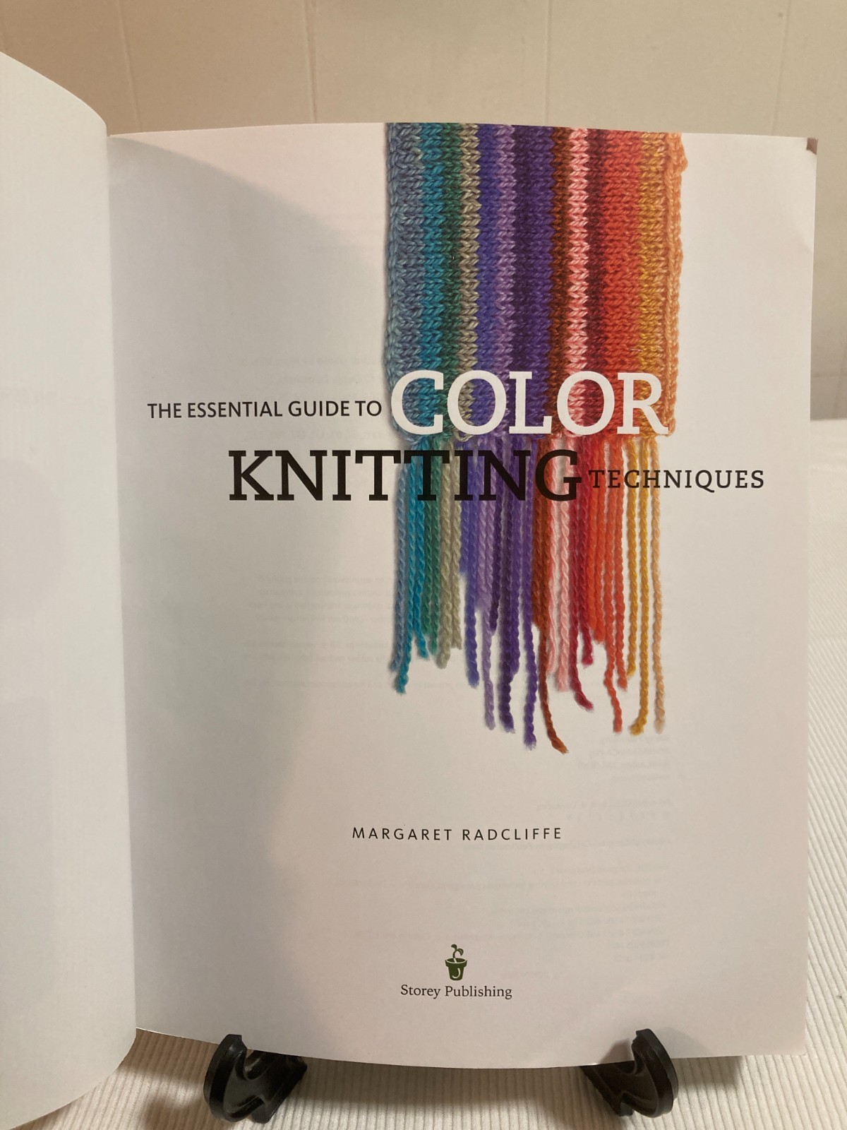 The Essential Guide to Color Knitting Techniques M. Radcliffe (PB, 2015, G) thumbnail 3