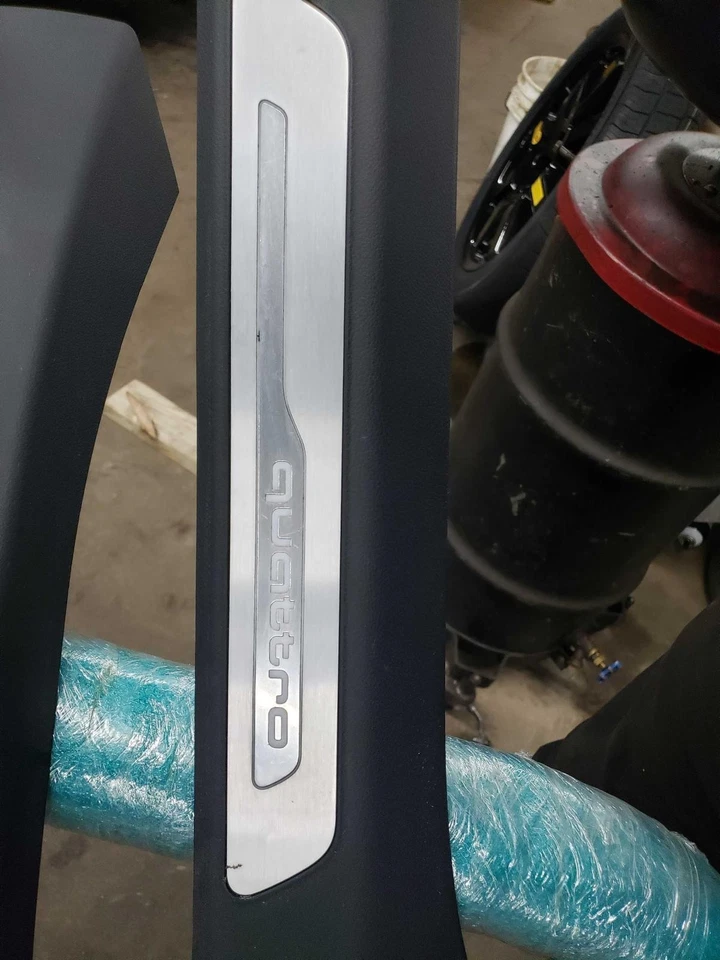 17 AUDI A8 placa de soleira de porta dianteira e traseira Quattro iluminada - Imagem 2 de 4