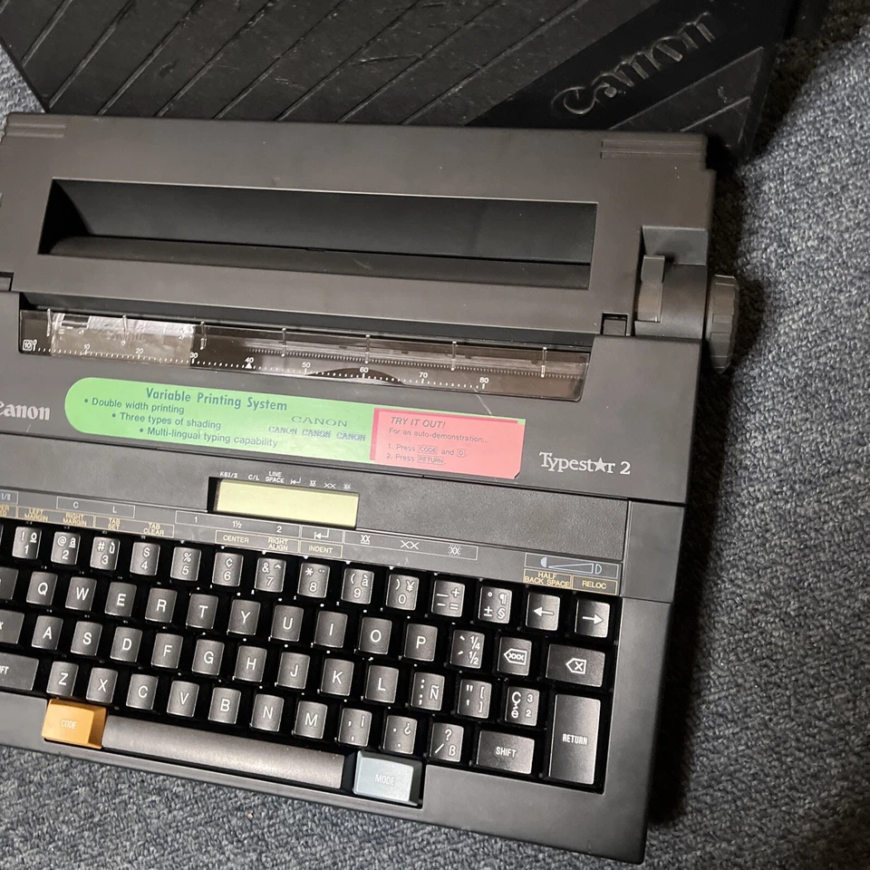 Canon Typestar 2 Electronic Typewriter *Doesn't Work - For Parts Or Repair* - Image 3 of 4