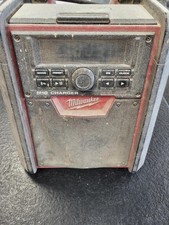 MILWAUKEE TOOLS 2792-20 JOBSITE RADIO  CHARGER P27012562 