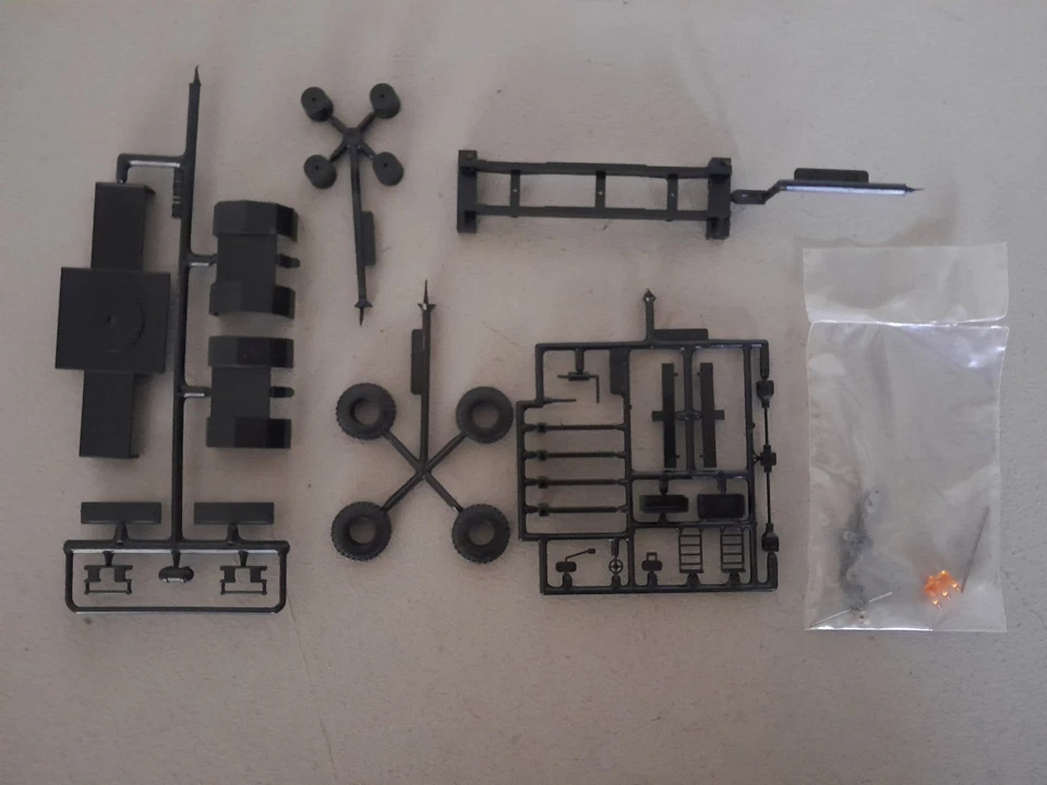 Preiser 1110 BS Krupp 35 GMT-I Industriekran Neuero gelb 1:87/H0-OVP,vollständig - Bild 2 von 4