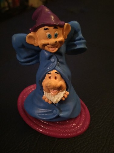 Disney Character Figures Snow White And 2 Of The Dwarfs 2.5-3" Tall - Picture 2 of 11