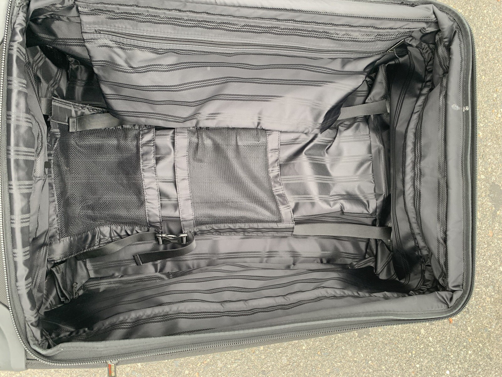 Kirkland Signature Cordura 26” Expandable 4 Wheel Roller Bag Luggage