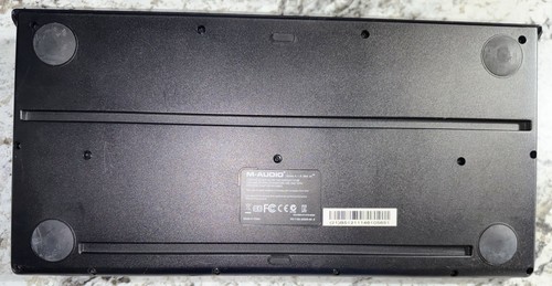 USB MIDI Keyboard M-Audio Axiom AIR Mini 32 w/ Drumpads - Mac PC iOS Android DAW - Picture 4 of 7