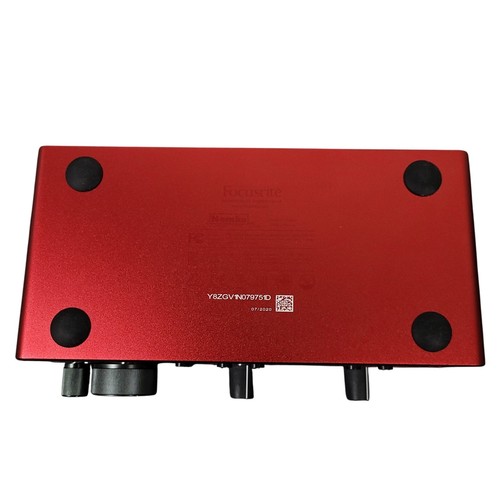 Focusrite Scarlett 2i2 (3. Gen) 2-Kanal USB Audio Interface 2-In 2-Out Rot - Bild 7 von 10