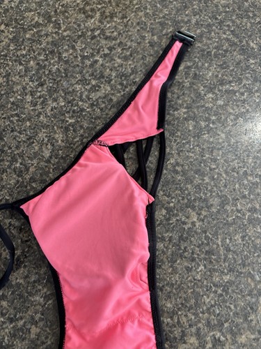 Victoria Secrets Swimsuit Women’s Top Sz Large Black With Pink Lined NWOT - Picture 6 of 8