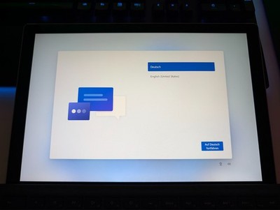 Microsoft Surface Pro 5 Core i5-7300U / 8GB RAM / 256GB SSD