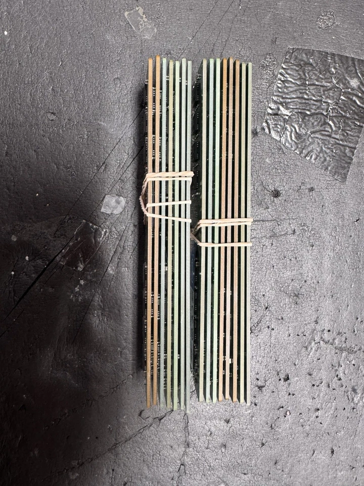 Módulo de memoria RAM Samsung PC4-19200 2400 MHz DIMM 288 PIN 4 GB 15 piezas Foto 3 de 3