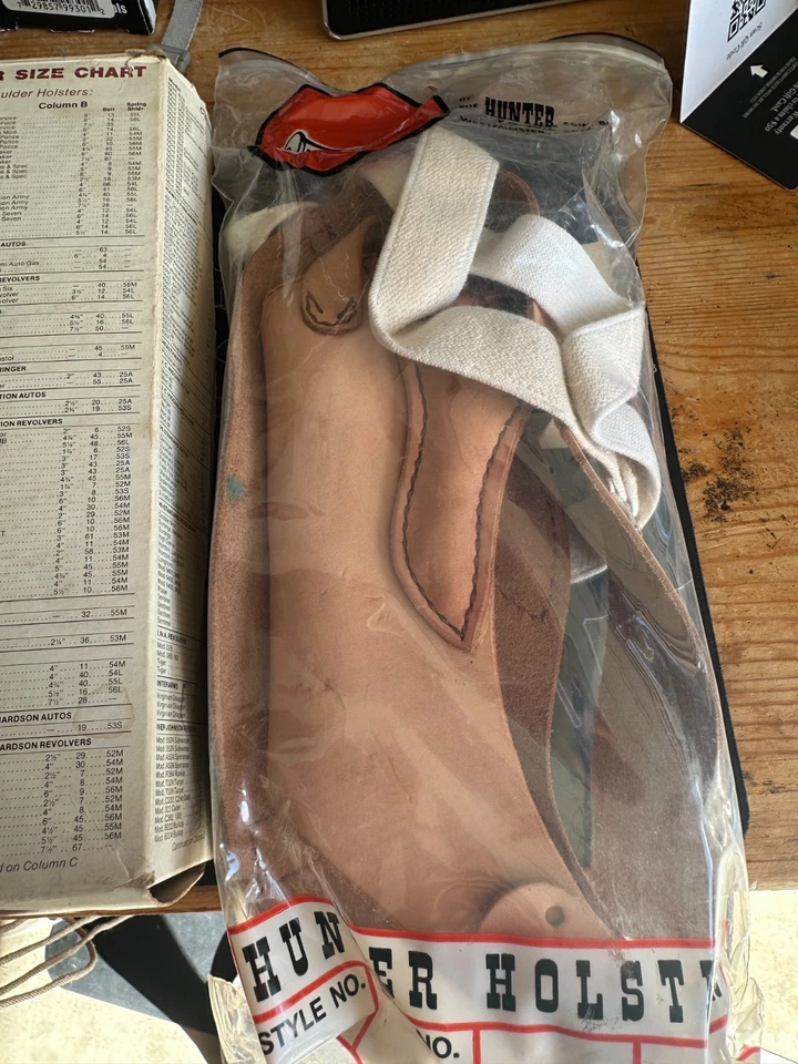 Nuevo HUNTER BRONCEADO 33-30 53M CUERO POLICÍA HOMBRO FUNDA DERECHA 2 - 3" Colt S&W Foto 2 de 4