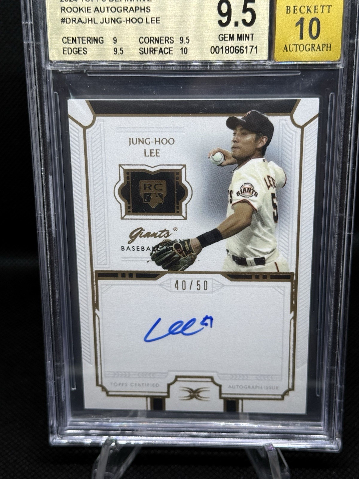 BECKETT GRADE 9.5 2024 Topps Definitive  - Rookie Patch Auto /50 Jung-Hoo Lee