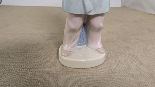 Authentic LLADRO 8.5” Boy in Housecoat BY Ottoman F Catala Handmade #4900 Spain - Picture 4 of 11