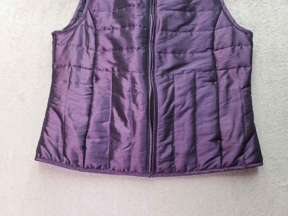 Chaleco acolchado Relativity para mujer pequeño púrpura metálico sin mangas cremallera completa Foto 4 de 4