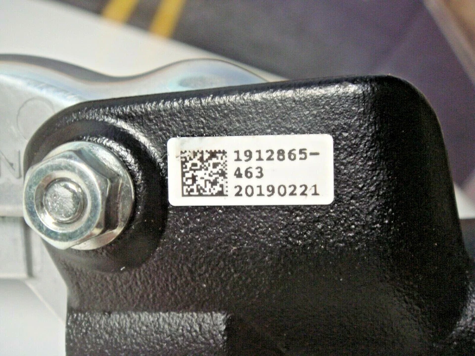 Indian Master Cylinder Front W/ Lever Challenger Chieftain Chief 1912865-463 F7 - Image 4 of 4