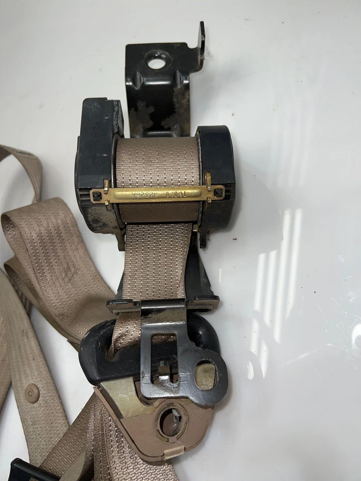 01 02 Ford Explorer Sport Trac cinturón de seguridad delantero retractor lado del pasajero derecho bronceado Foto 2 de 4